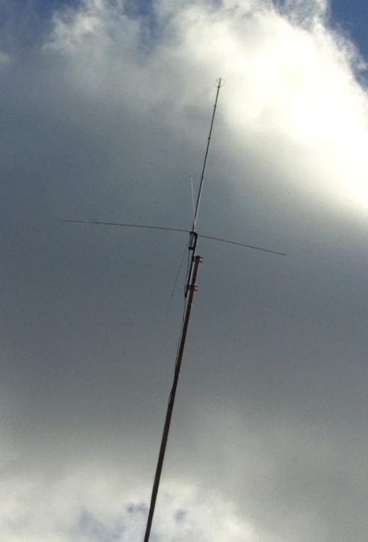 http://www.shadowstorm.com/cb/images/ground-plane-antenna-on-Saluda-in-Rock-Hill.jpg